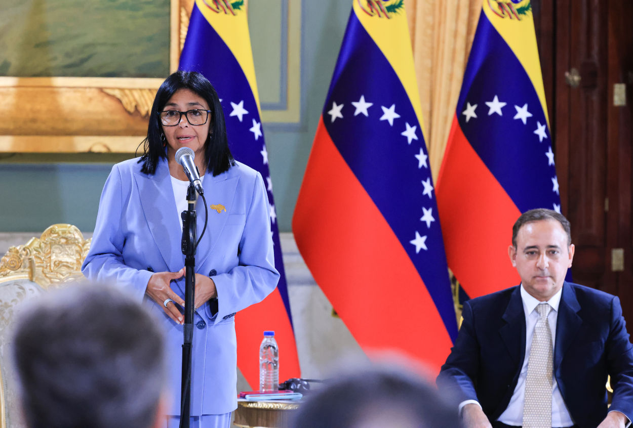 Venezuelan Gov’t Signs Deals with General Electric and IMPSA to Boost Electricity Supply